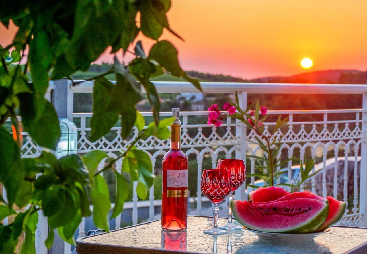 The View Villa Maries  Bagian luar foto