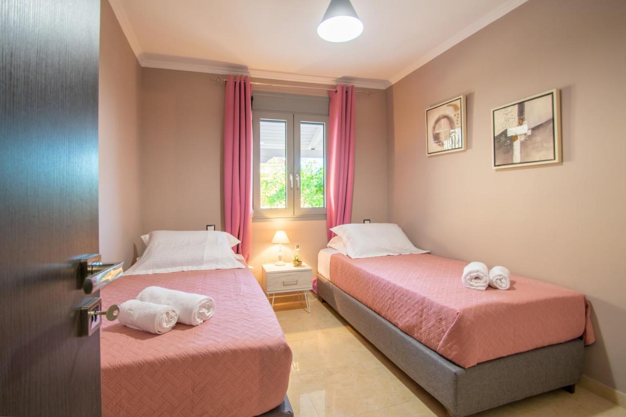 The View Villa Maries  Bagian luar foto