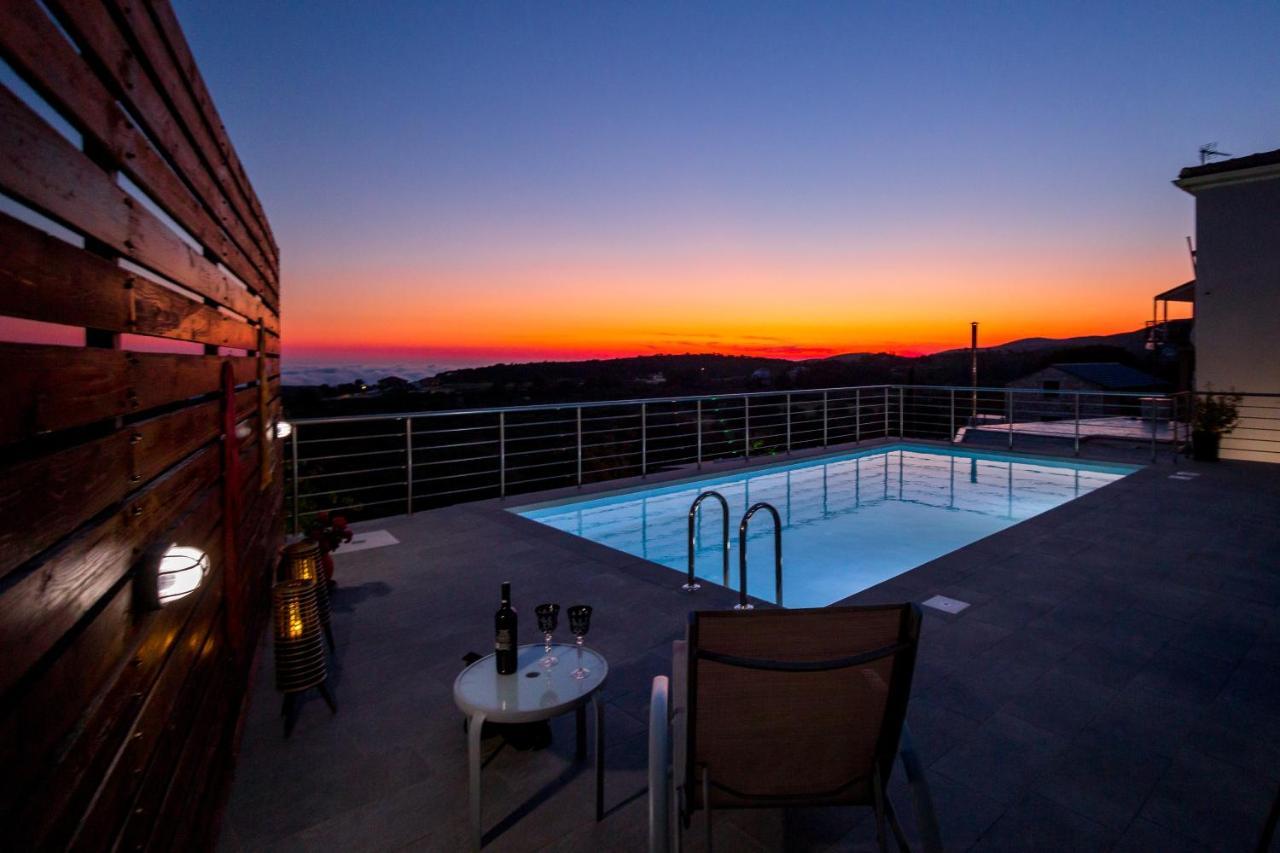 The View Villa Maries  Bagian luar foto