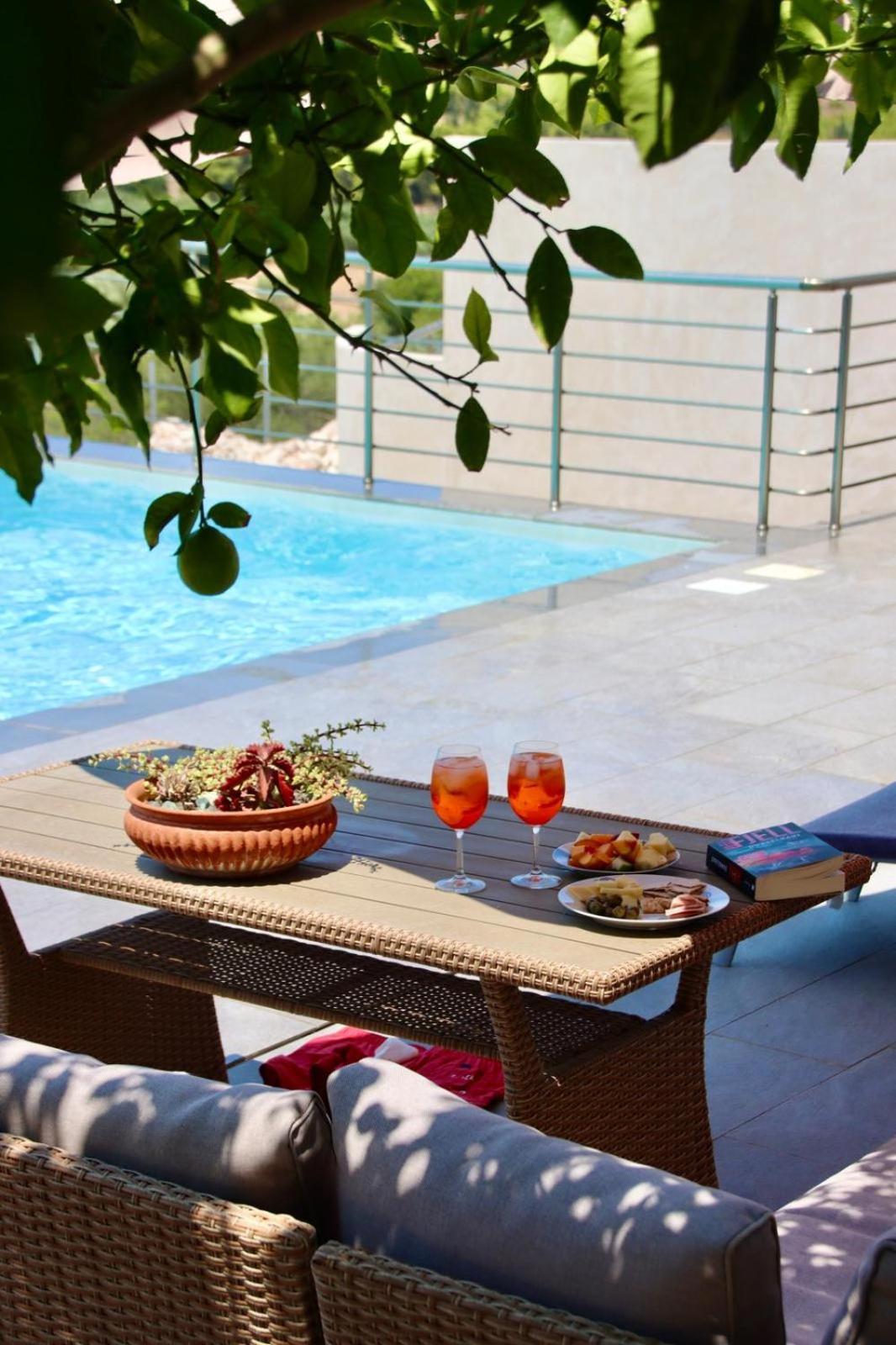 The View Villa Maries  Bagian luar foto